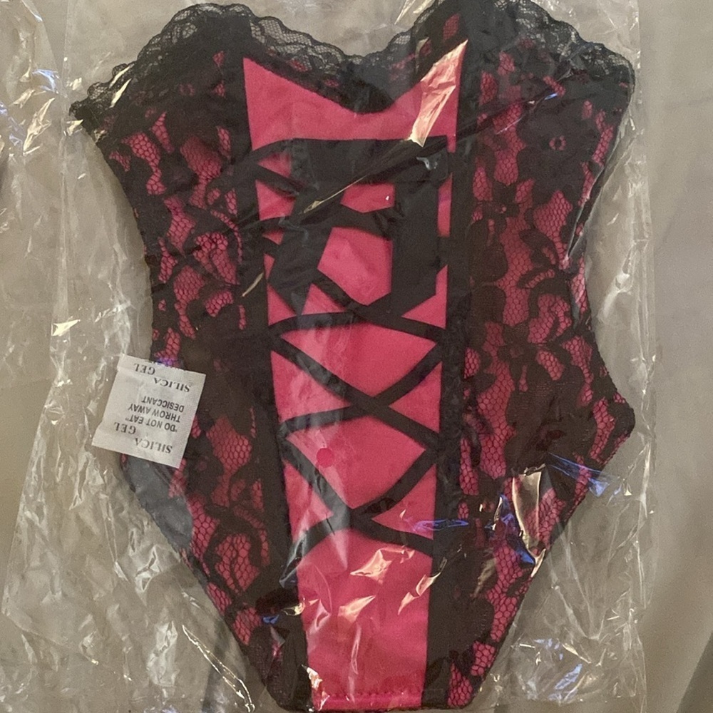 (3) Corset shaped Gift bags!  Never opened Pink, purple and red - Picture 3 of 6